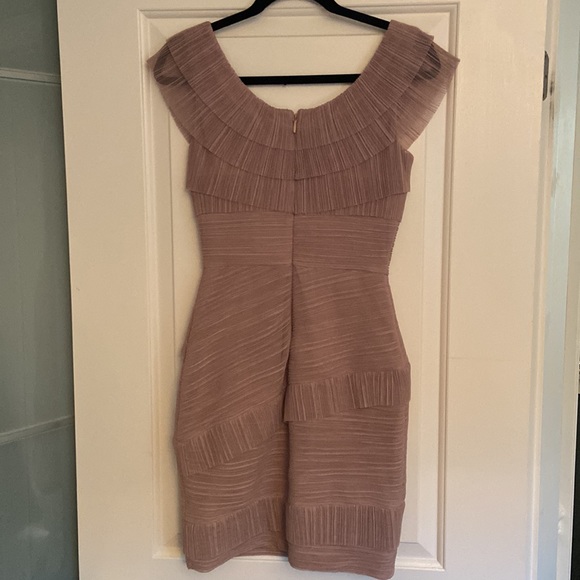 BCBG Maxazria soft pink tulle dress; Size 4; Worn once; Brand new condition. - Picture 4 of 6